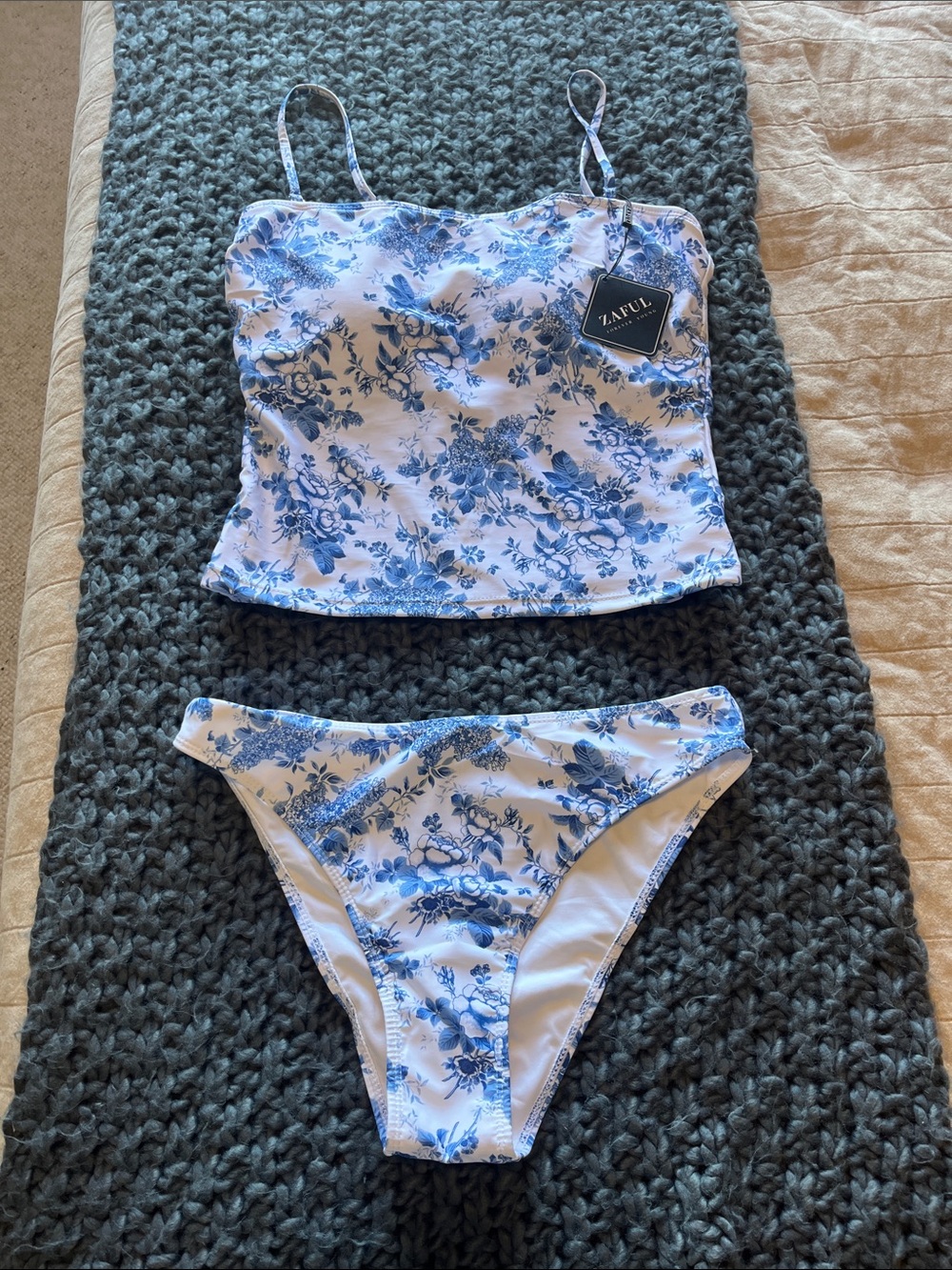 Zaful White and Blue Floral Bandeau Tankini Set